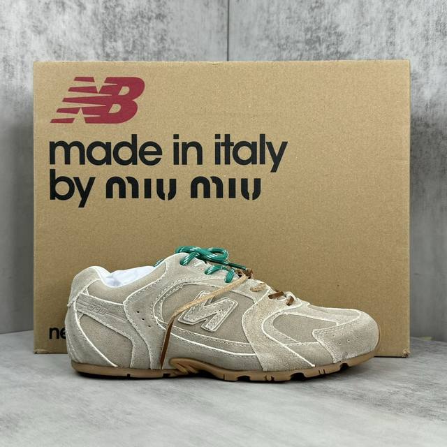 新款上架 Miumiu X New Balance Nb 情侣款休闲运动鞋 Miu Miu X New Balance 经典nb 运动鞋中汲取灵感 推出了自己的