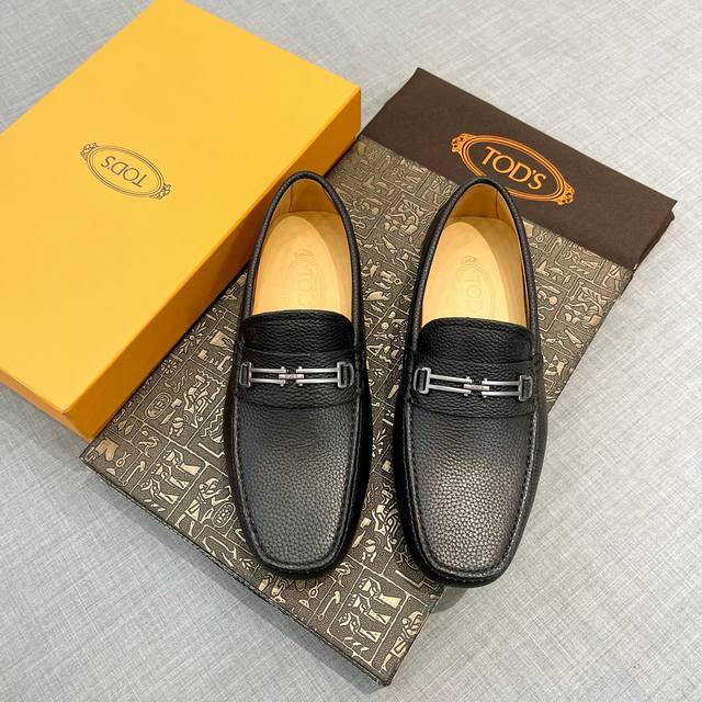 Tods 男士豆豆鞋 专柜同步新款 高端品质 牛皮粒纹杏色牛里.原版包装 黑色 尺码38-45