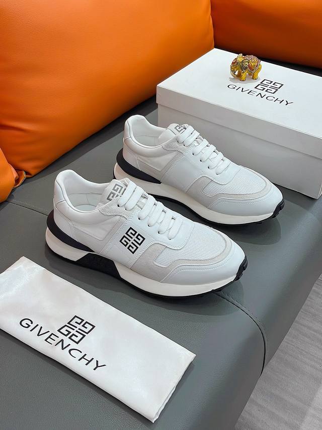 商品名称 Givenchy 纪梵希 正规码数: 38-44 休闲鞋 商品材料 精选 进口牛皮鞋面 舒适羊皮内里 原厂大底