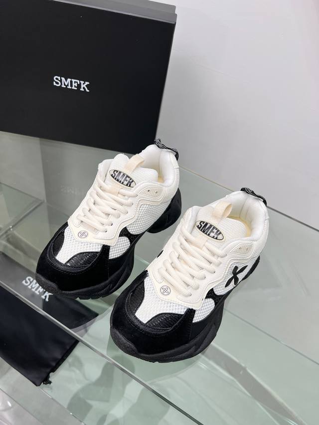 Smfk2024最新发布老底鞋 透气百搭 穿着舒适 增加了全新品类 慢跑鞋 原版一比一开发 黑白配花 原版进口透气网 头层裂纹牛皮 鞋底增高3-5Cm 码数35