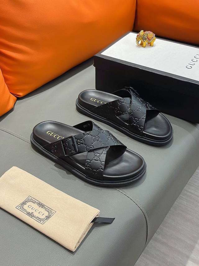 商品名称 Gucci 古驰 正规码数: 38-44 拖鞋 商品材料 精选进口原版面料 原厂特供原版底