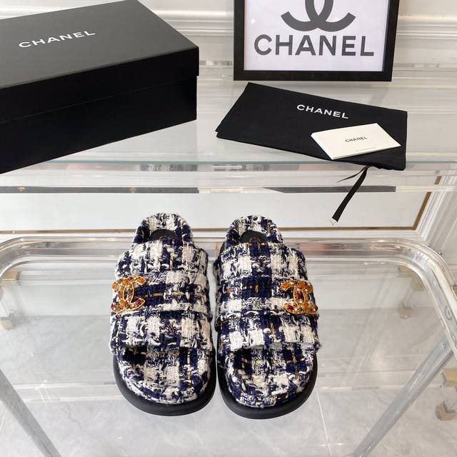 Chanel新款拖鞋 跑量不议价 可可爱爱的外型特别吸引眼球 休闲百搭时尚 上脚增高 进口毛昵鞋面 原版大底 Size:35-40