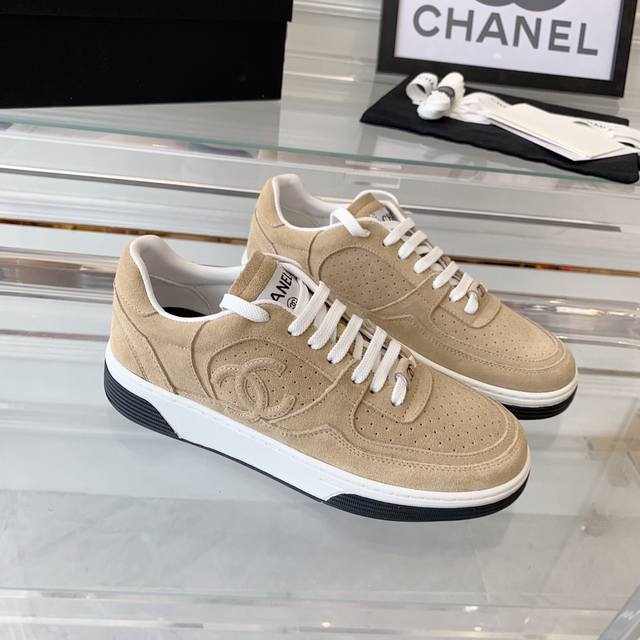 Chanel新款休闲鞋 顶级版本 购入原版一比一开发 所有细节和正品一样 顶级麓皮鞋面 重工艺布面垫脚 Tpu原版组合大底 Size:35-40