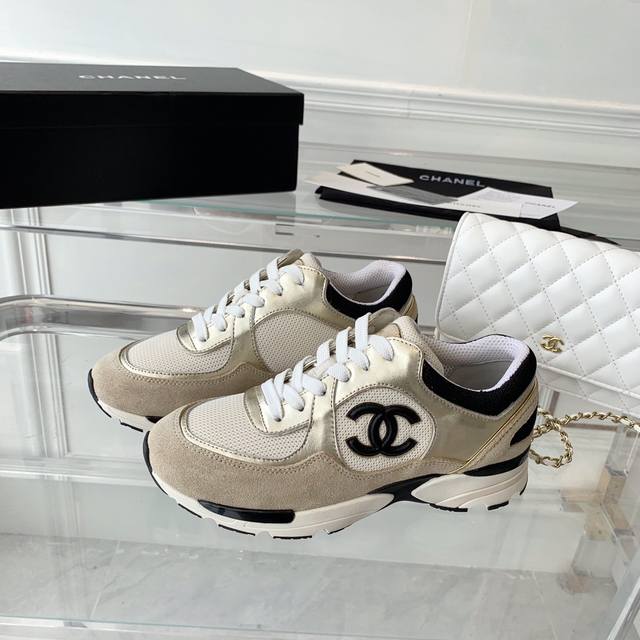 Chanel最新爆款运动鞋 正品级别 原版一比一3色组合大底 一款经典中的经典 时尚休闲永不过时的运动鞋 Size:35-40 41定做