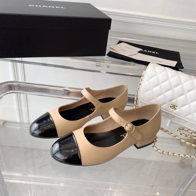 Chanel新款玛丽珍鞋 高版本 经典的延续 上脚特别有范 进口羊皮鞋面 进口原版大底 Size 35-40