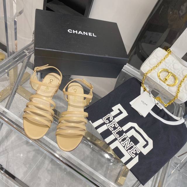 Ss Chanel早春夏新款凉鞋 Chanel新款小香凉鞋真的太美了 知性优雅女人味并存 都是以小羊皮为主 上脚舒适很高 码数35-39