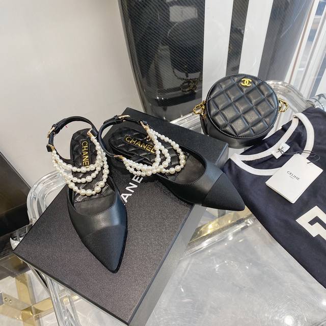 Chanel2021Ss珍珠链条凉鞋 正品一比一开发 三道珍珠链条设计 显得特别精致 日常搭配任何服饰都温柔娇气 码数35-40