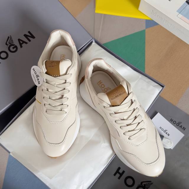 顶级版本 情侣款 Hogan霍根 最新款 H641系列 情侣款 休闲 运动鞋 原版购入开发 做货 本款h641系列女士运动鞋兼具个性设计和复古元素 轻便鞋底沿袭