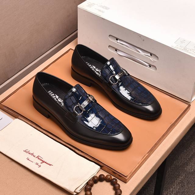 出厂价 水染牛里 菲拉格慕 高端 Salvatore Ferragamo 是国际顶级的鞋类奢侈品牌 来自时尚王国意大利 以传统手工设计和款式新颖誉满全球 专柜同
