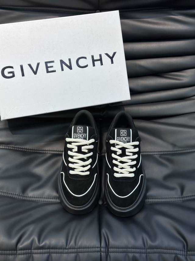Givench*.纪梵希男士厚底休闲鞋 采用进口小牛皮打造 拼色设计 鞋舌品牌logo装饰 立体复合式拼接缝合 内里小牛皮 舒适度高 39-44 38.45定做
