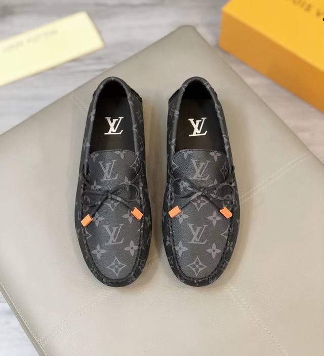 Lv路易威登 家 男士豆豆鞋 2023官网同步 市场顶级版本 老花黑色牛里 原版包装 。尺码38-45