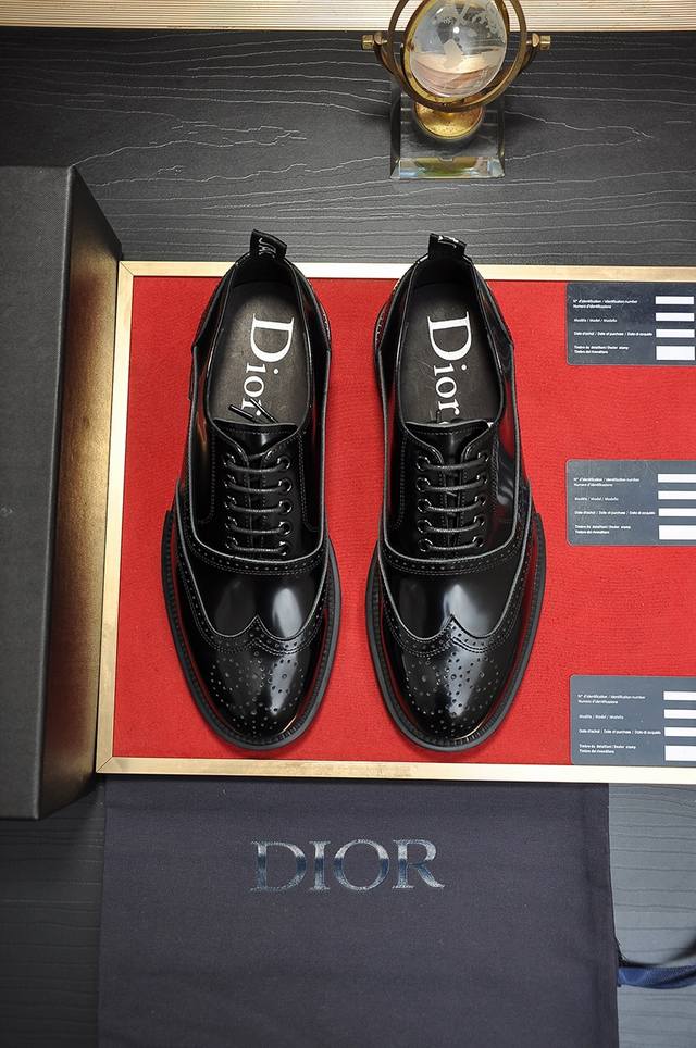 出厂价 迪奥 Dior 高端貨 牛里 原單品質dior .迪奧 原單代購、高端皮鞋、面料：採用意大利進口開邊珠牛皮水染牛里 牛皮里特供原版大底、做工精細、實物拍