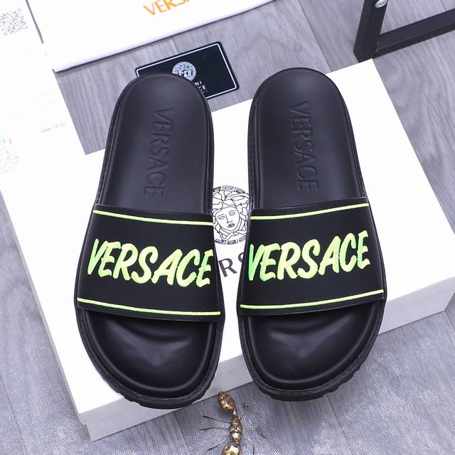 商品商标：Versace 范思哲 拖鞋 正码码数: 38-46 商品材料:原版电绣经典logo鞋面 优质橡胶大底！