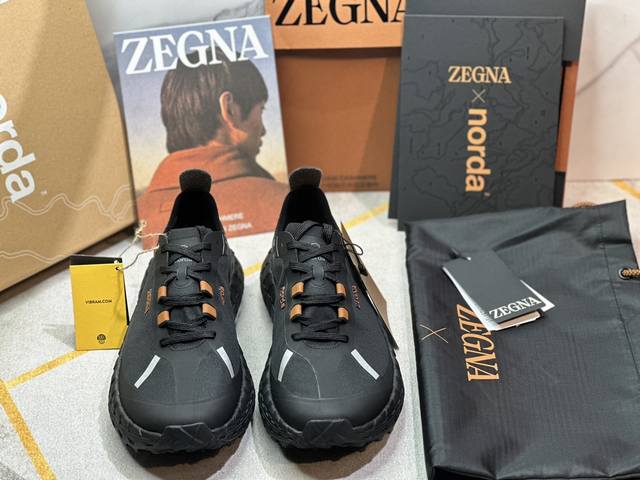 Zzegna 杰尼亚联名款xnorda 运动跑鞋 这款运动跑鞋上脚透气性超好，鞋子轻便好穿，鞋垫真爆米花软弹舒适，大底设计为vlbram 微波轮．品牌logo底