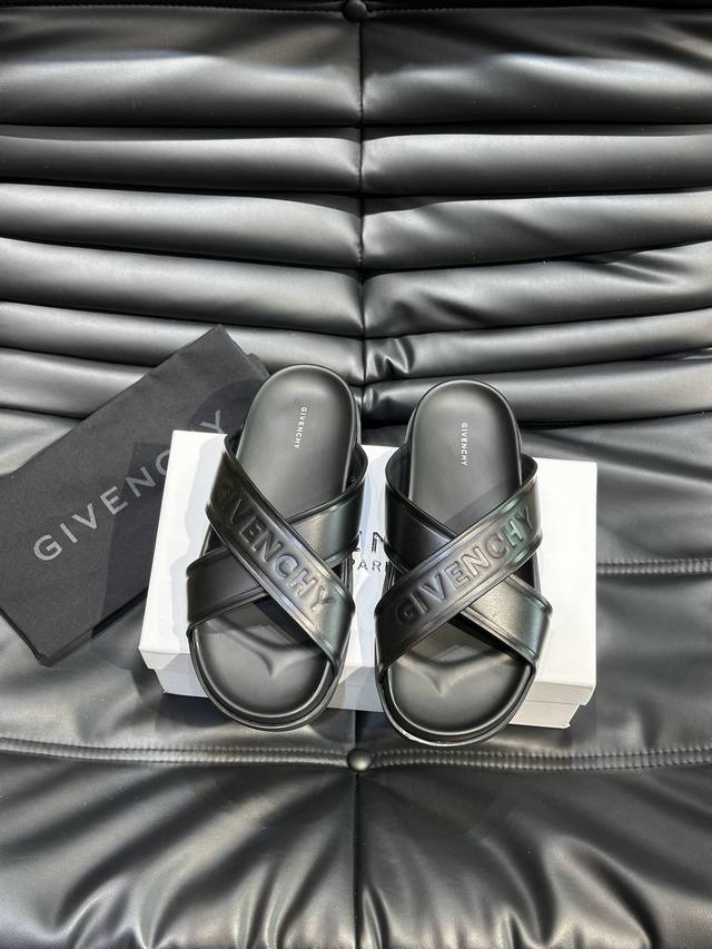 Givench* 新品男士拖鞋，高端精品，原版材质，精细做工，鞋底超软，休闲宽松舒适型，夏季必入哦！ Size：38-45