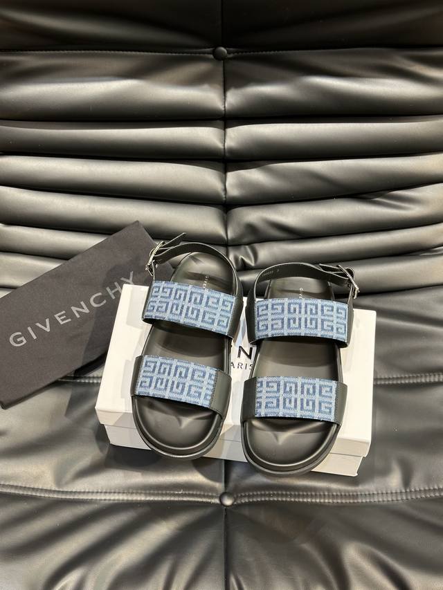 Givench* 新品男士拖鞋，高端精品，原版材质，精细做工，鞋底超软，休闲宽松舒适型，夏季必入哦！ Size：38-45 - 点击图像关闭