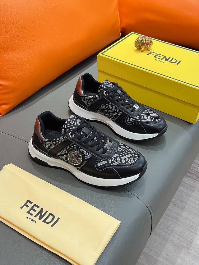 商品名称：Fendi 芬迪 正规码数: 38-44 休闲鞋 商品材料：精选 进口牛皮鞋面，柔软羊皮内里；原厂大底。