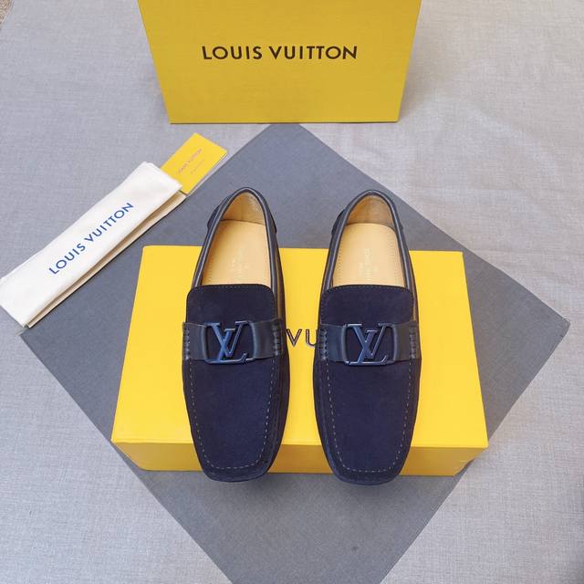Louis Vuitton Lv豆豆鞋系列，选用皮料均是进口磨砂皮牛皮版型设计奢华大气，完美诠释品牌奢华风格鞋面采用牛皮搭配进口真皮内里，看质量说话，码数：38