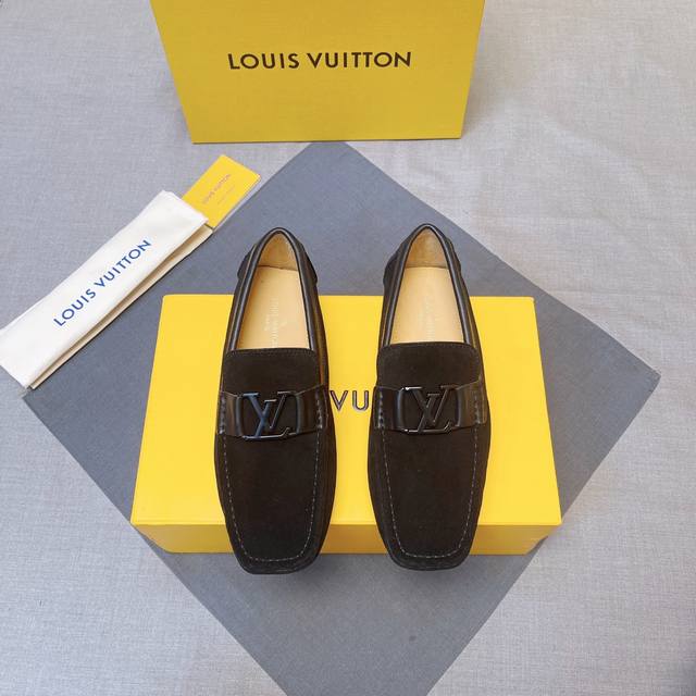 Louis Vuitton Lv豆豆鞋系列，选用皮料均是进口磨砂皮牛皮版型设计奢华大气，完美诠释品牌奢华风格鞋面采用牛皮搭配进口真皮内里，看质量说话，码数：38