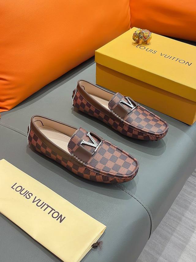 商品名称：Louis Vuitton 路易 威登 正规码数: 38-44 豆豆鞋 商品材料：精选 牛皮鞋面，柔软羊皮内里；原厂大底。