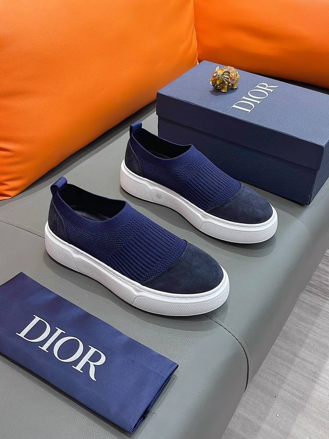 商品名称：Dior 迪奥 正规码数: 38-44 套脚鞋 商品材料：精选 飞织鞋面，舒适羊皮内里；原厂特供大底；