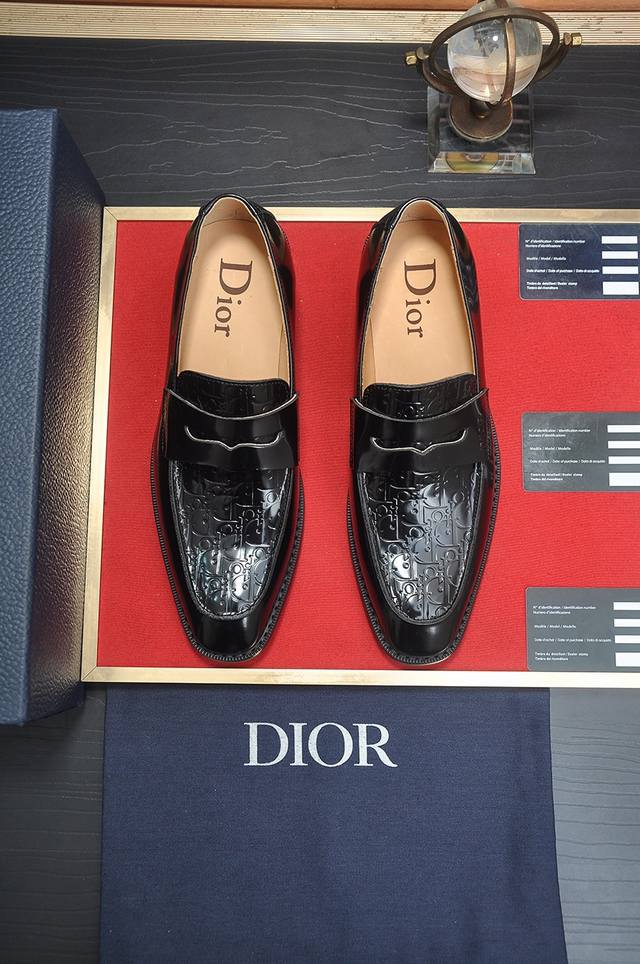出厂价 Dior 牛皮内里 迪奥原版1:1高品质出厂，进口原版料，进口版原牛皮，牛皮内里，原版tpu大底，码数:38-44