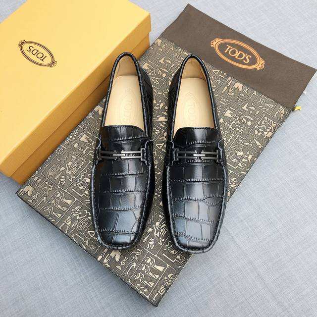 Tod* 男士豆豆鞋 专柜同步新款 高端品质 鳄鱼纹杏色牛里.原版包装。黑色，尺码38-45。