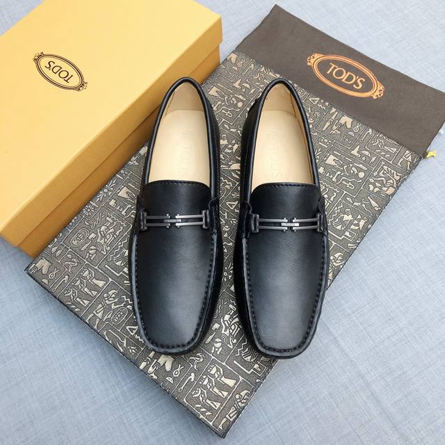 Tod* 男士豆豆鞋 专柜同步新款 高端品质 小牛皮杏色牛里.原版包装。黑色，尺码38-45。