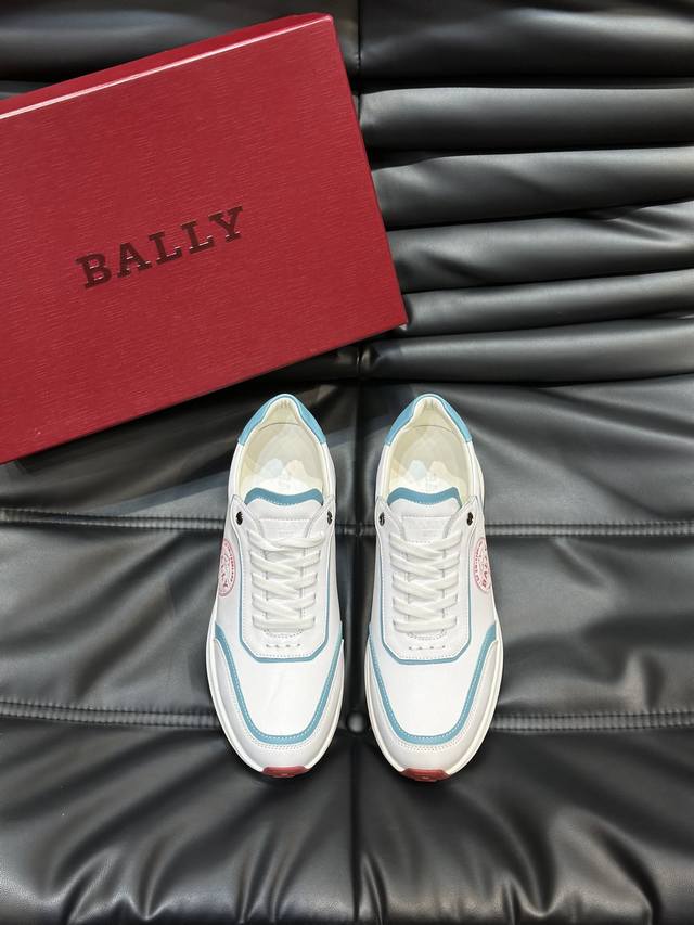 Bally 巴利 顶级高端男鞋， 巴利低帮休闲鞋，采用头层牛皮鞋面，进口牛皮内里，皮质质感细腻光滑有光泽 上脚非常轻便舒适. Size 39-44 38.45.