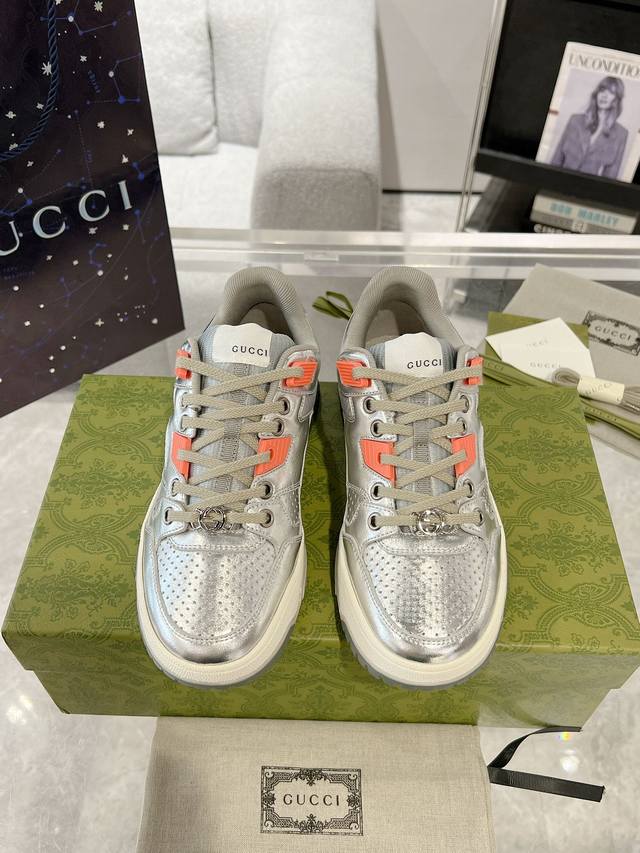 工厂价 Gucci新款 复古做旧效果运动鞋 小白鞋 板鞋 23Ss最新爆款 专柜购买原版一比一打造 所有细节 材料 全部跟你在专柜买到的都一样 独家原版材质，鞋