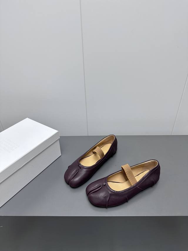 出厂 Maison Margiela玛吉拉tabi软皮分趾女单鞋小皮鞋 Mm6玛吉拉mm6无可替代的与众不同 设计风格依旧简约而不简单，超软羊皮 上脚很舒服～好