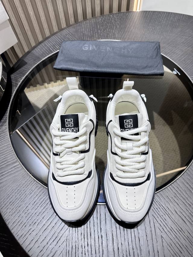 Givench* 高端精品 Size 39-44 38.45订做 光滑和镂空牛皮革运动鞋 复古设计 侧面饰以白色givenchy Logo印花 鞋带搭配小号银色
