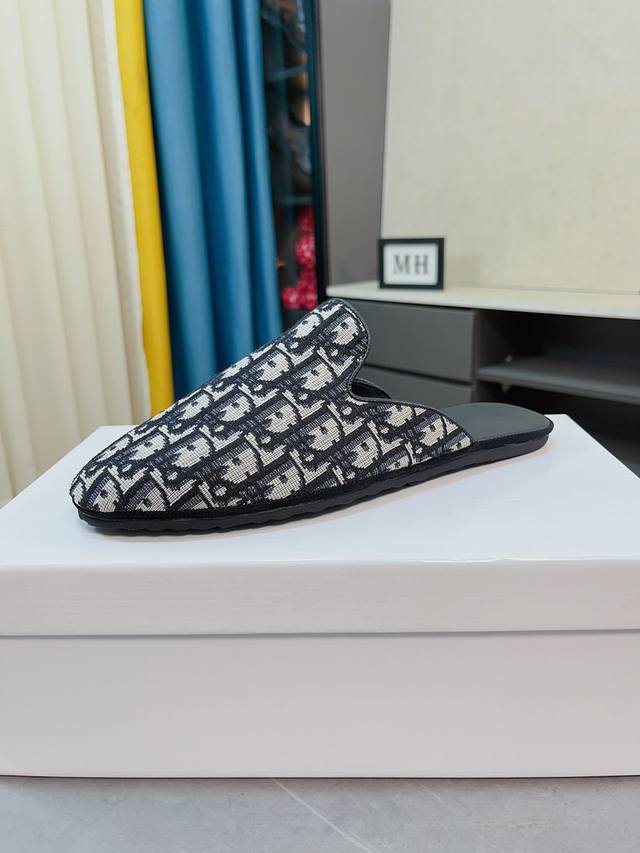 出厂价 Dior 迪奥 D字字母的搭配出场率高到无法想象深受各种时尚达人网红们的喜爱鞋面采用进口原色透气帆布,油墨印刷工艺内里 原版进口混种羊皮鞋底 原版开模大