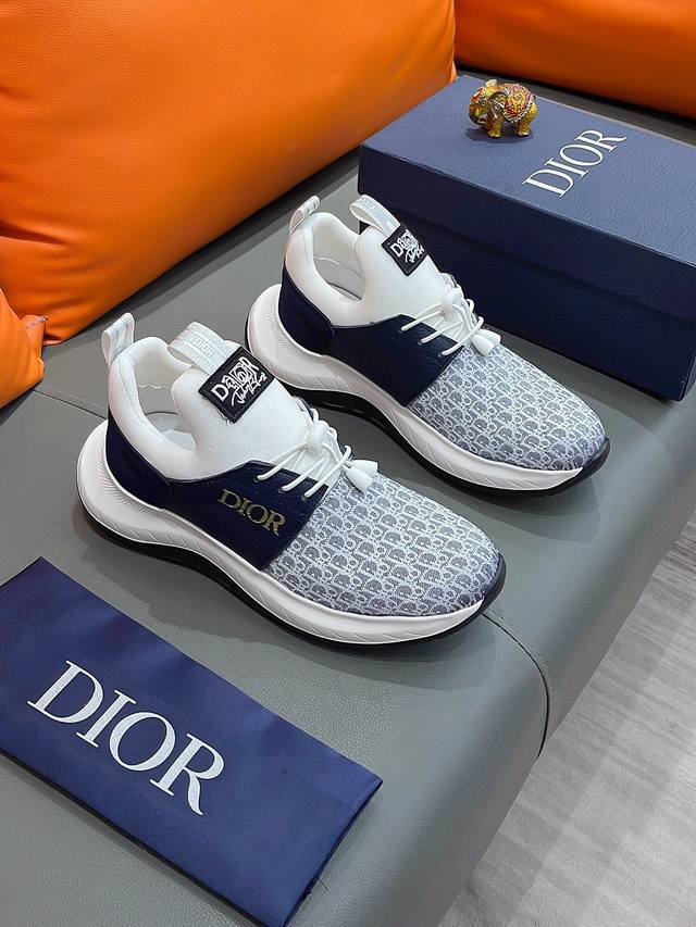商品名称 Dior 迪奥 正规码数 38-44 休闲鞋 商品材料 精选 牛皮鞋面，舒适羊皮内里；原厂特供大底；