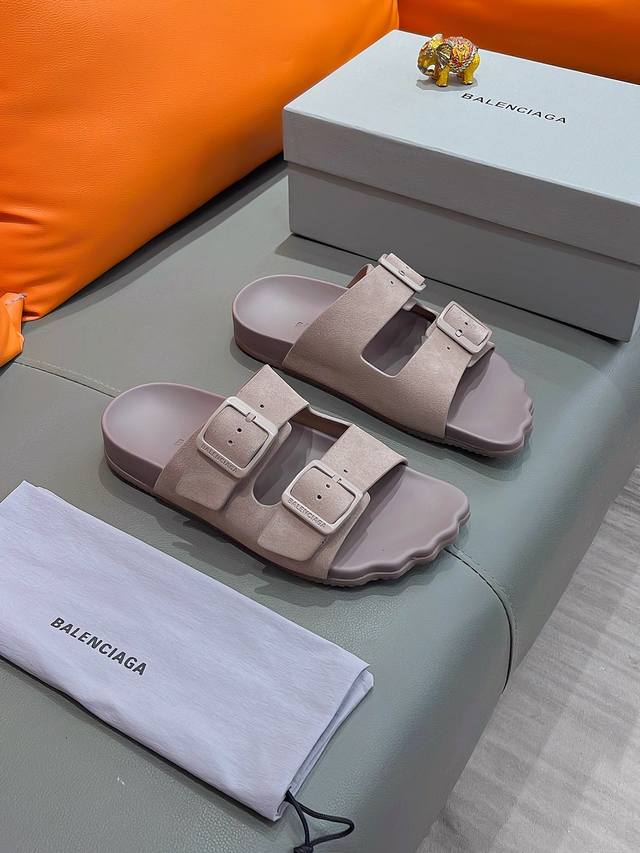 商品名称 Balenciaga 巴黎世家 正规码数 38-44 拖鞋 商品材料 精选 意大利进口原版面料，原厂特供原版底。