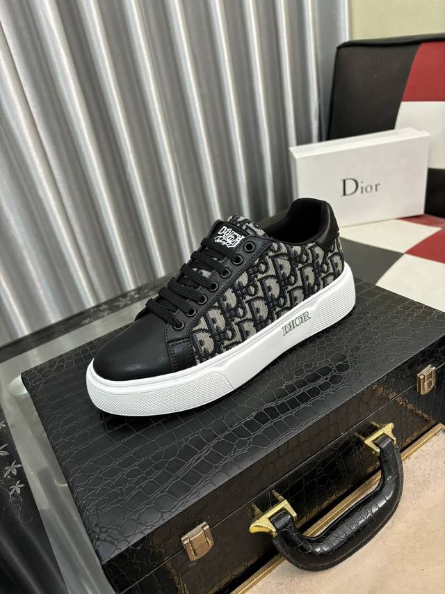 出厂价 Dior 2024迪奥原版系带男鞋 经典款休闲鞋本款是官方主打经典款，1 1质量，原厂名师制作，采用优质牛皮配原版材料舒适透气网布內里猪皮鞋垫，完美楦型