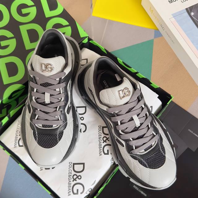 Dolce&Gabbana杜嘉班纳 D&G最新款 休闲 运动鞋 老爹鞋 跑鞋 原版购入开发 做货 春夏系列 Daymaster 运动鞋，设计简约轻便，甄选纳帕小