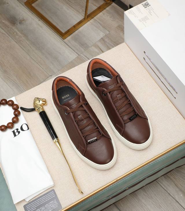 出厂价 Boss 2024原版系带男鞋 经典款休闲鞋本款是官方主打经典款，1 1质量，原厂名师制作，采用头层牛皮鞋面舒适牛皮内里 鞋垫，完美楦型，大方时尚的设计