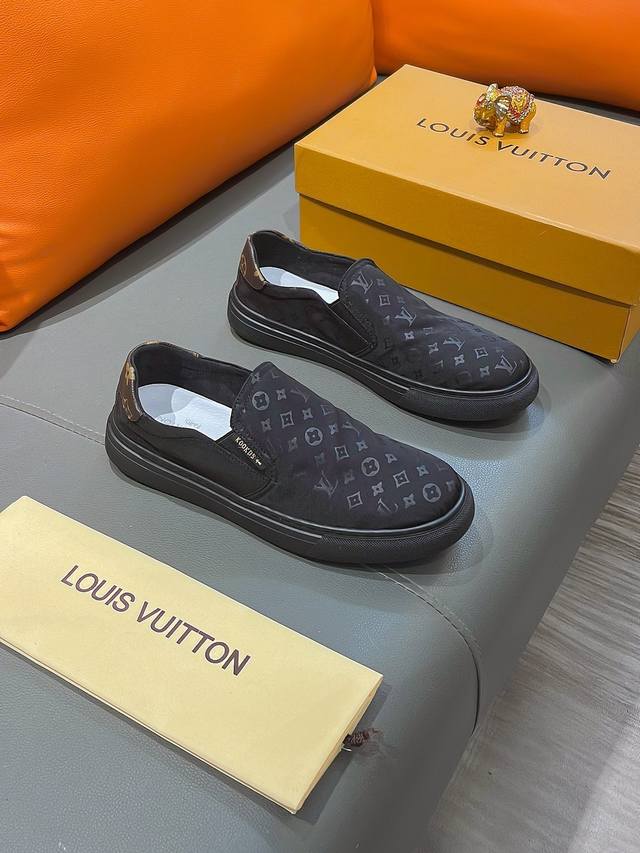 商品名称 Louis Vuitton 路易 威登 正规码数 38-44 套脚鞋 商品材料 精选 牛皮鞋面，柔软羊皮内里；原厂大底。