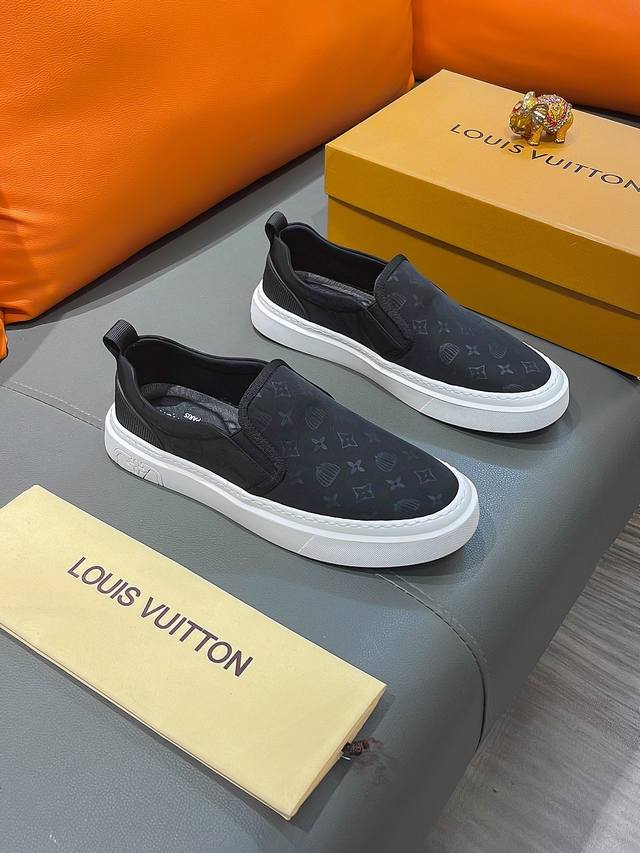 商品名称 Louis Vuitton 路易 威登 正规码数 38-44 套脚鞋 商品材料 精选 牛皮鞋面，柔软羊皮内里；原厂大底。
