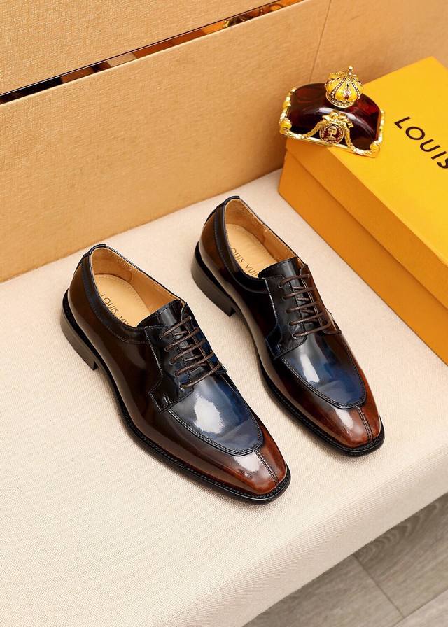 商品商标 Louis Vuitton 路易威登 商务皮鞋 正码码数 38-44 45.46.47订制 商品材料 精选 进口头层开边珠牛皮鞋面，进口头层牛皮内里。