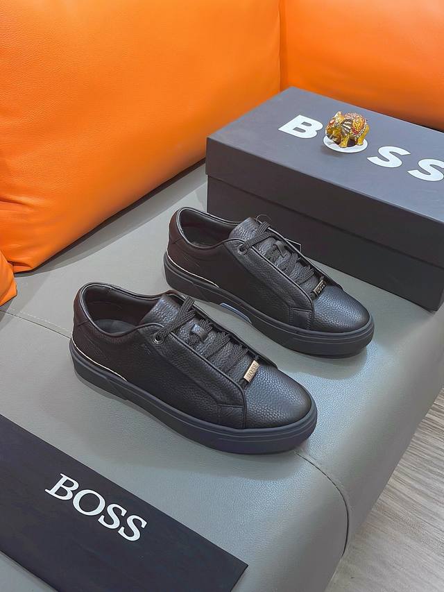 商品名称 Boss 波士 正规码数 38-44 休闲鞋 商品材料 精选 牛皮鞋面，舒适羊皮内里 ；原厂大底。