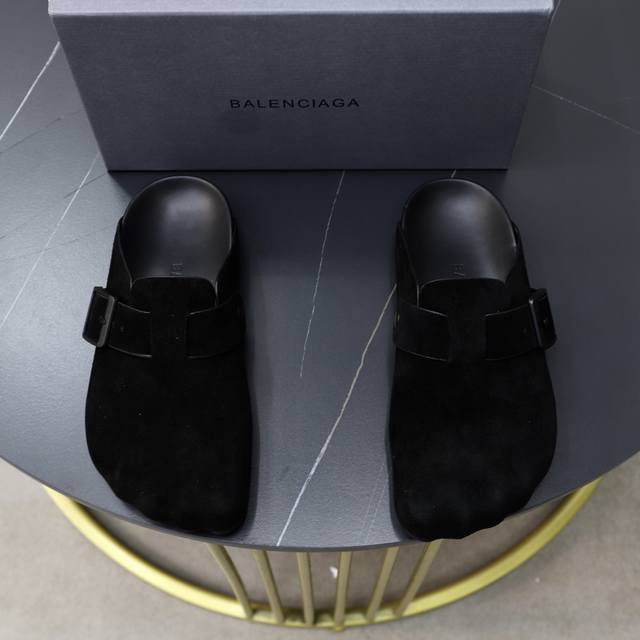 工厂价 高品质balenciaga 巴黎世家 2024春夏新款勃肯包头半拖鞋穆勒鞋五指鞋五趾鞋 顶级版本原版购入开发做货 巴黎世家的设计风格一直以来都是风格明显 - 点击图像关闭