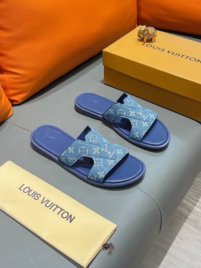商品名称 Louis Vuitton 路易 威登 正规码数 38-44 拖鞋 商品材料 精选 意大利进口原版面料，原厂特供原版底。