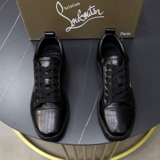 出厂价 Christian Louboutin 红底鞋 支持退换 独家热款发布男38#-44 454647订制 ,全球供货 顶级版 原版进口皮料鞋面，原版开模t