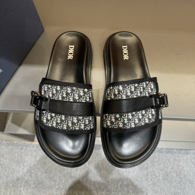 实价 码数38-45 Dior迪奥 最新款h-Town 系列 Oblique 厚底 拖鞋 凉鞋 原版购入开发 做货 这款 Dior H-Town 凉鞋致敬运动风 - 点击图像关闭
