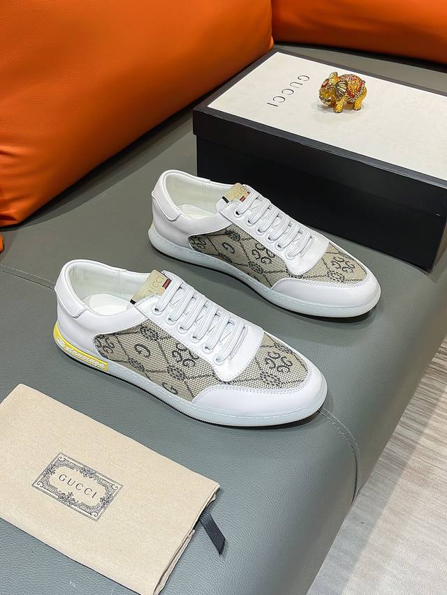 商品名称：Gucci 古驰 正规码数 38-44 休闲鞋 商品材料：精选 牛皮鞋面，柔软羊皮内里；原厂大底。