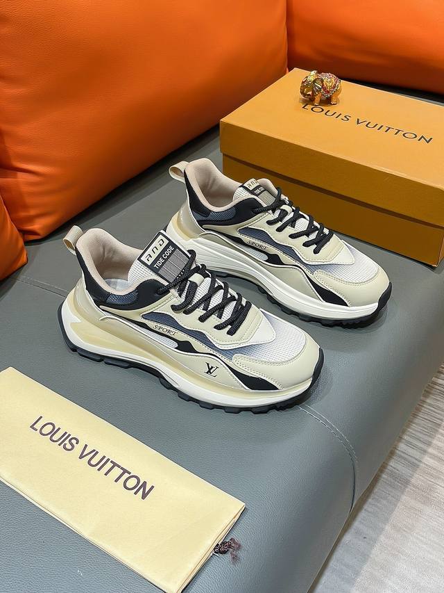 商品名称：Louis Vuitton 路易 威登 正规码数 38-44 休闲鞋 商品材料：精选 牛皮鞋面，柔软羊皮内里；原厂大底。