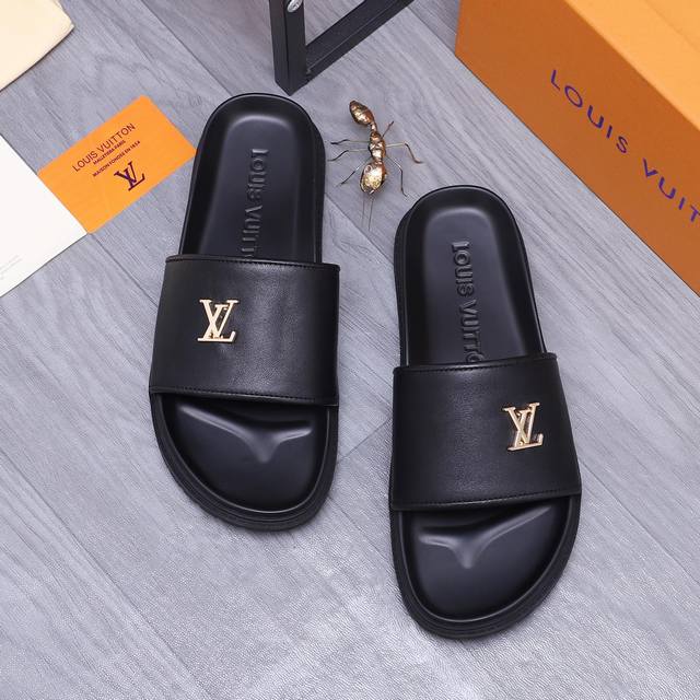 商品商标：Louis Vuitton 路易威登 拖鞋 正码码数 38-45 商品材料：精选牛皮鞋面 脚背羊皮里 原版大底
