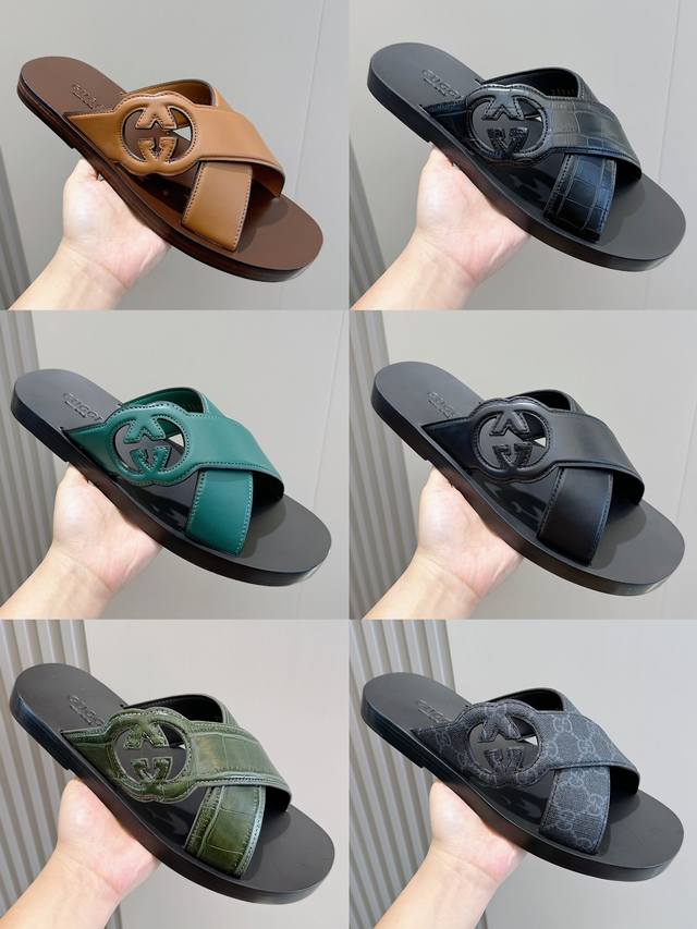 工厂价 古奇.Gucci男士互扣式双g拖鞋-原版开发 七十年代的典藏设计为品牌注入荣光。从这一标志性时代中撷取灵感，互扣式双g在这款黑色皮革拖鞋上焕新演绎为大号